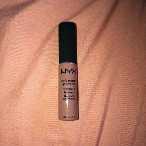 Lipstick - Picture 1 of 1